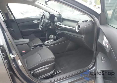 2023 Kia Forte Lxs z USA, uszkodzony, nr VIN 3KPF24AD3PE566815